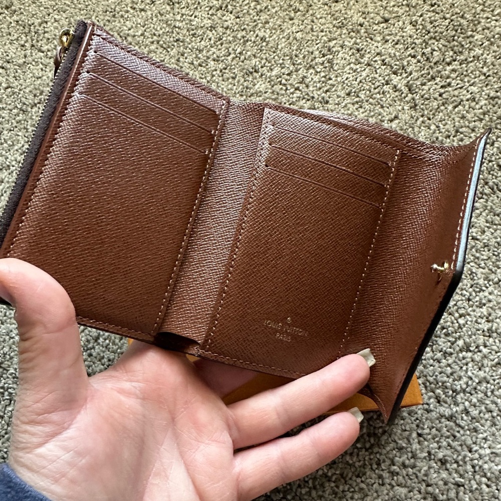 ❌SOLD❌ Authentic Louis Vuitton Monogram Canvas Victorine Wallet Armagnac - Picture 11 of 16